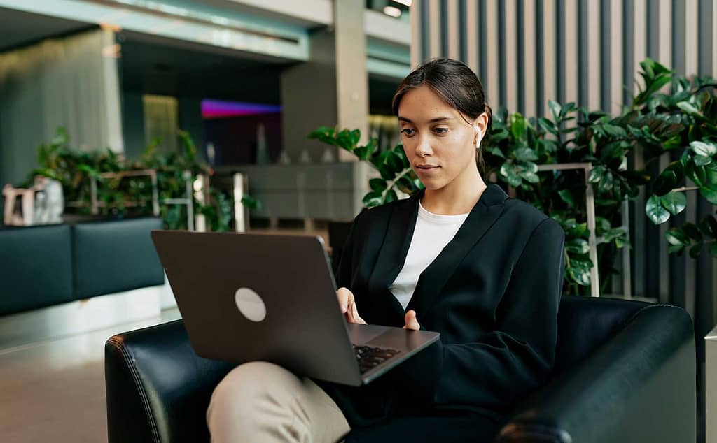 How to dress up a t-shirt - faverie