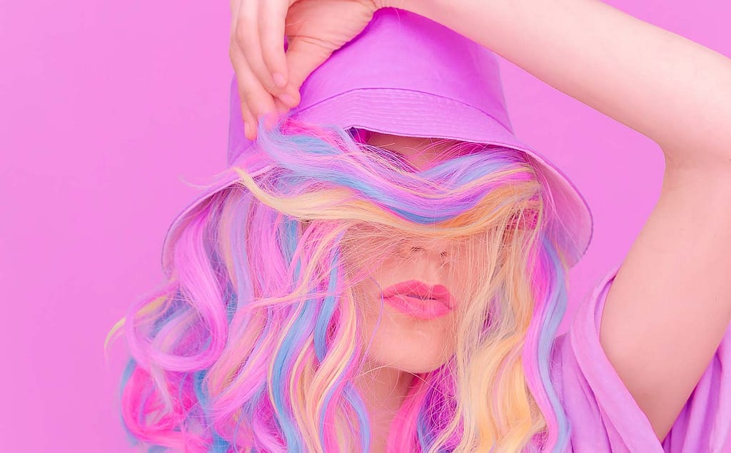 How to wear a bucket hat