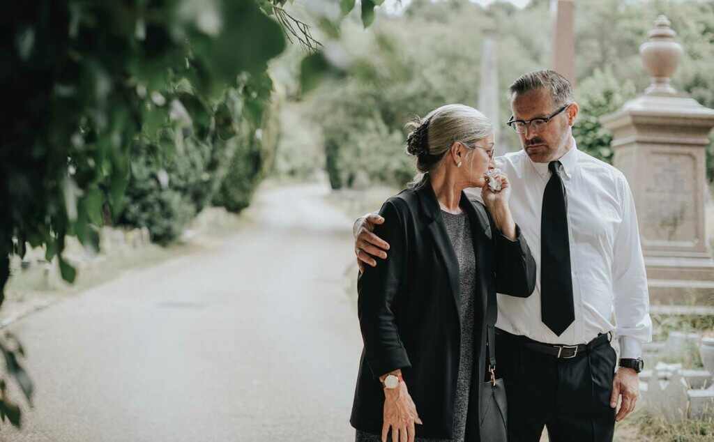 What to wear to a funeral - faverie