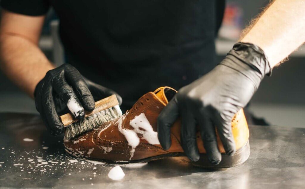 How to wash shoes - faverie