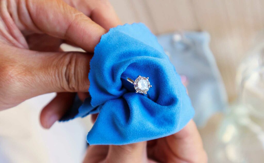 How to clean jewelry - faverie
